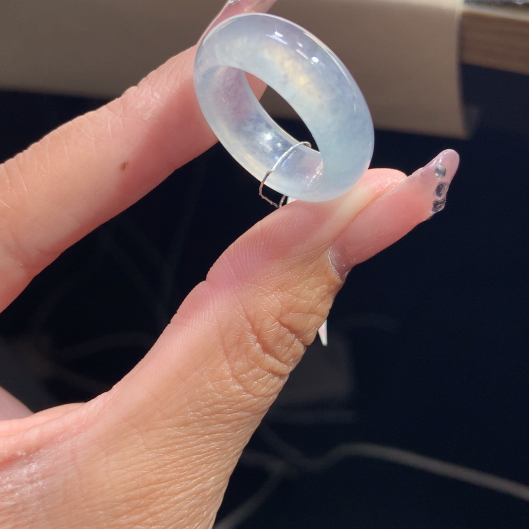 翡翠戒指未镶嵌翡翠