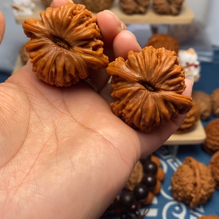 丷***.桃核把件四座楼狮子头