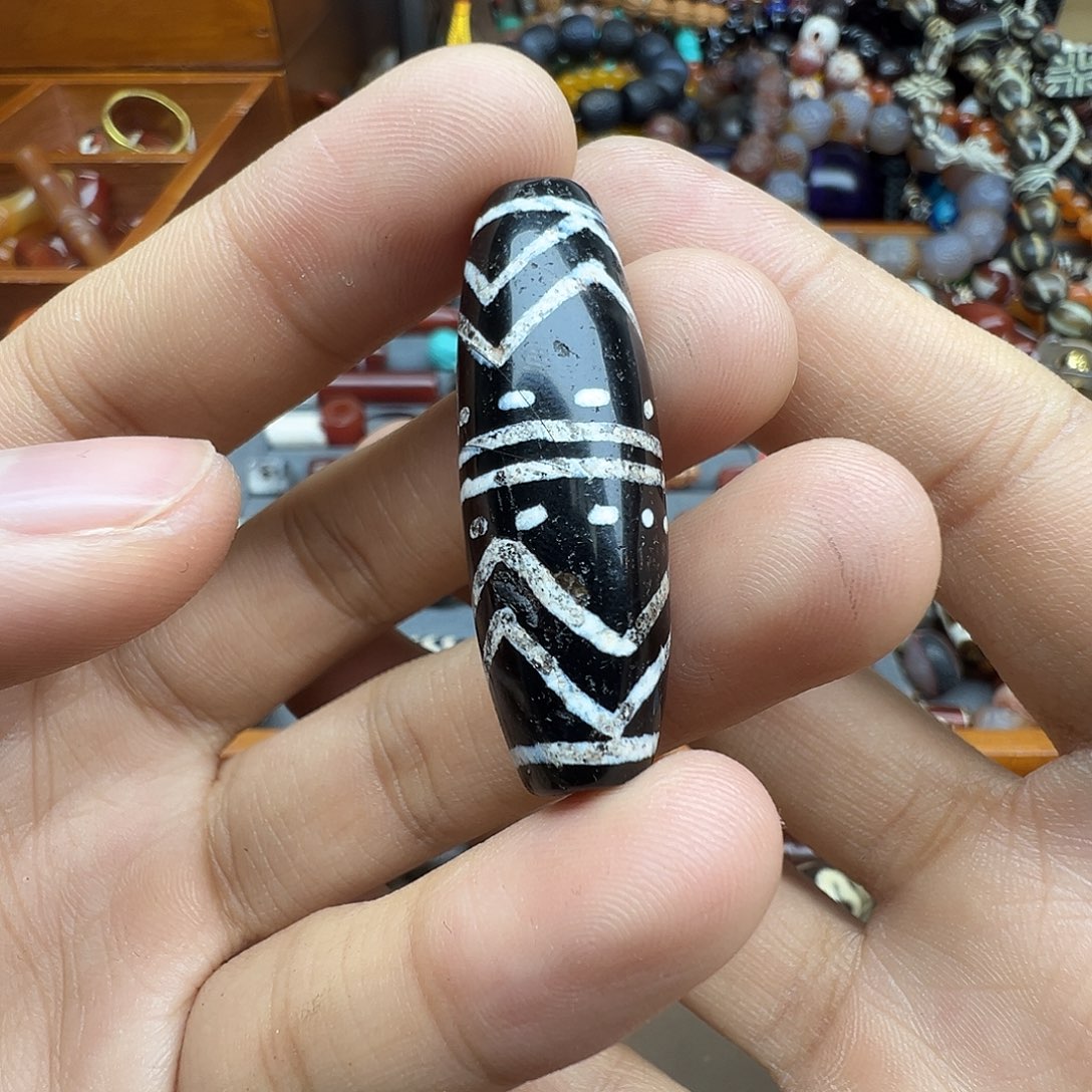 一***.玛瑙/玉髓未镶嵌珠宝半成品