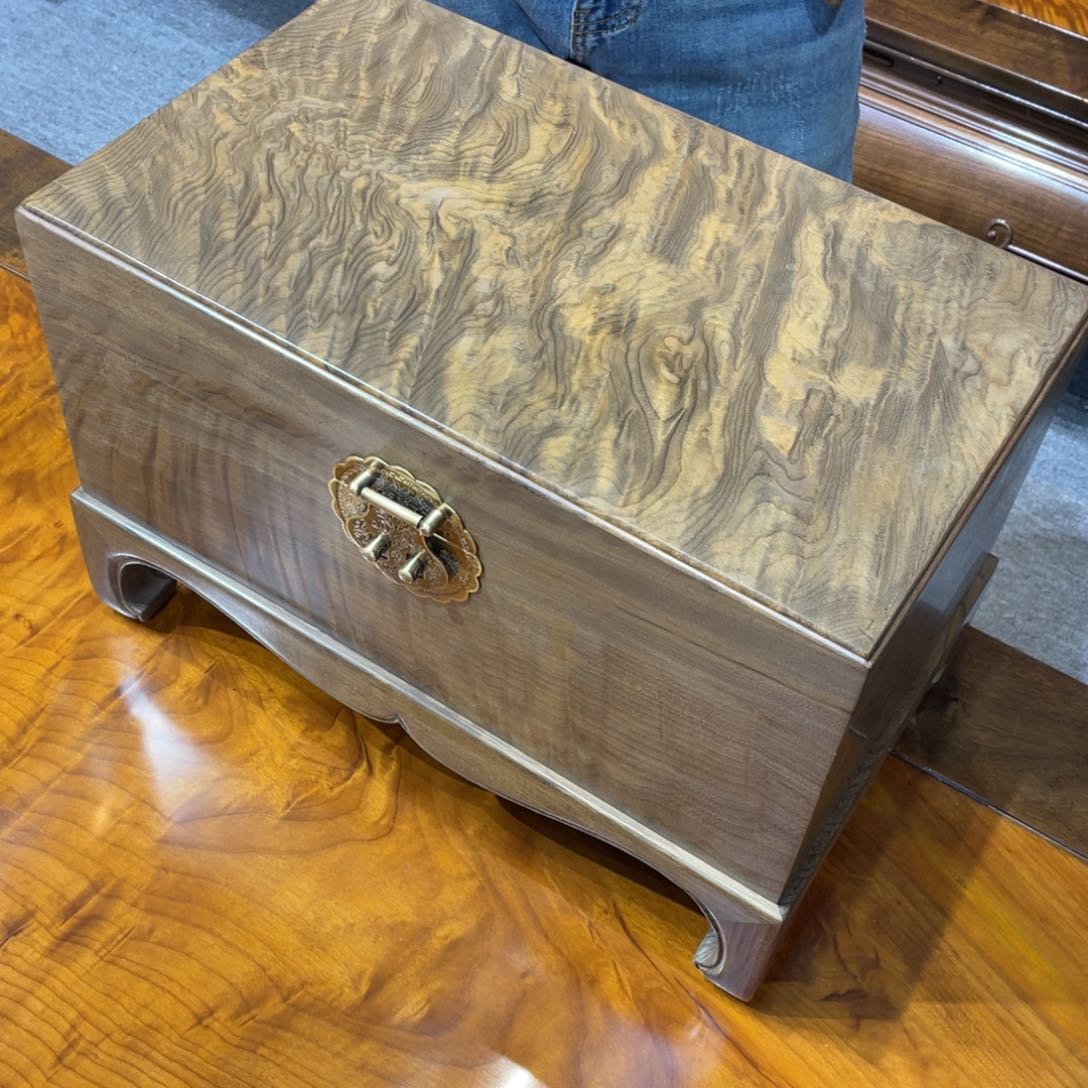 金丝楠A***n阴沉金丝楠嫁妆箱