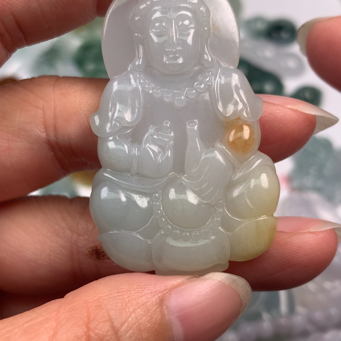 J***y翡翠未镶嵌颈饰翡翠