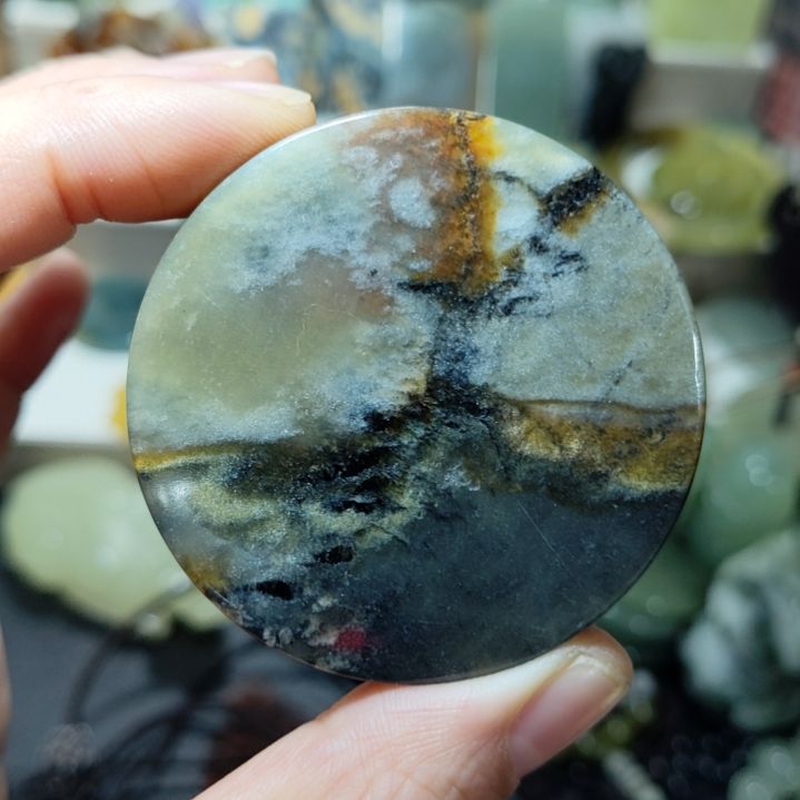 朱***言岫玉未镶嵌挂坠款式