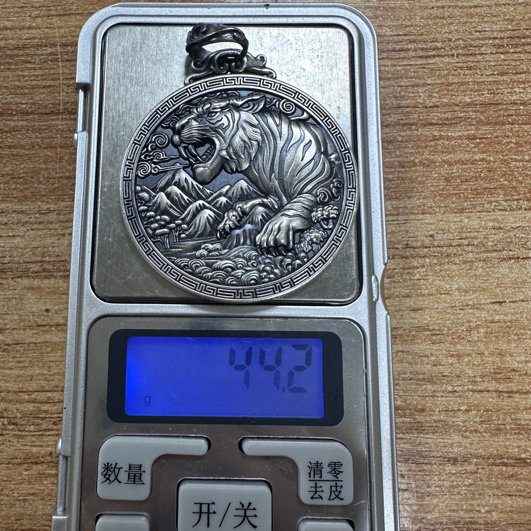 吊坠足银 吊坠足银 足银999上山虎吊坠44.2克