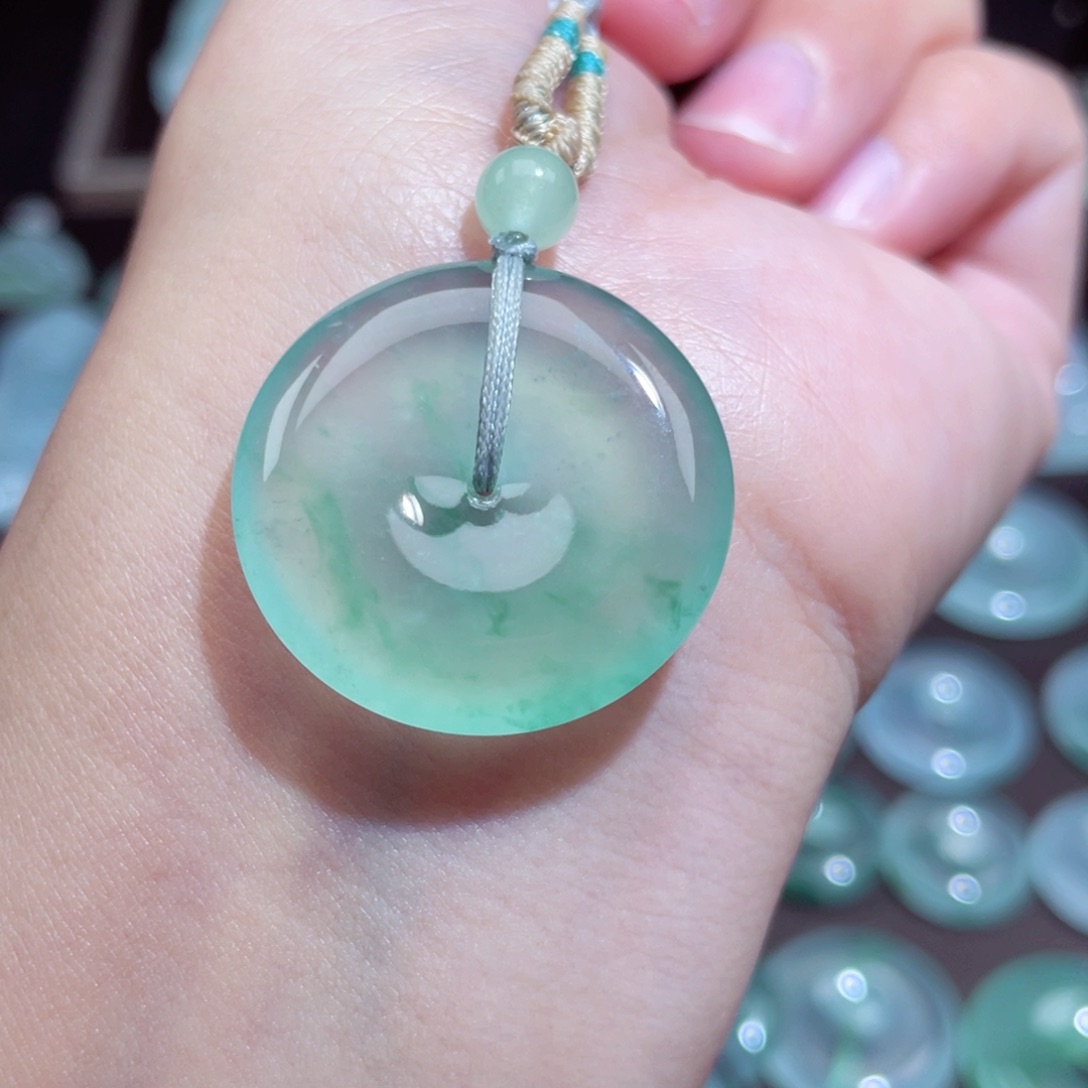 颈饰未镶嵌翡翠扣子