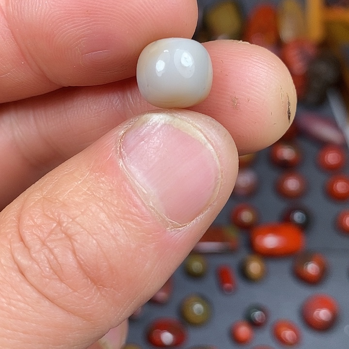 南红玛瑙未镶嵌车挂