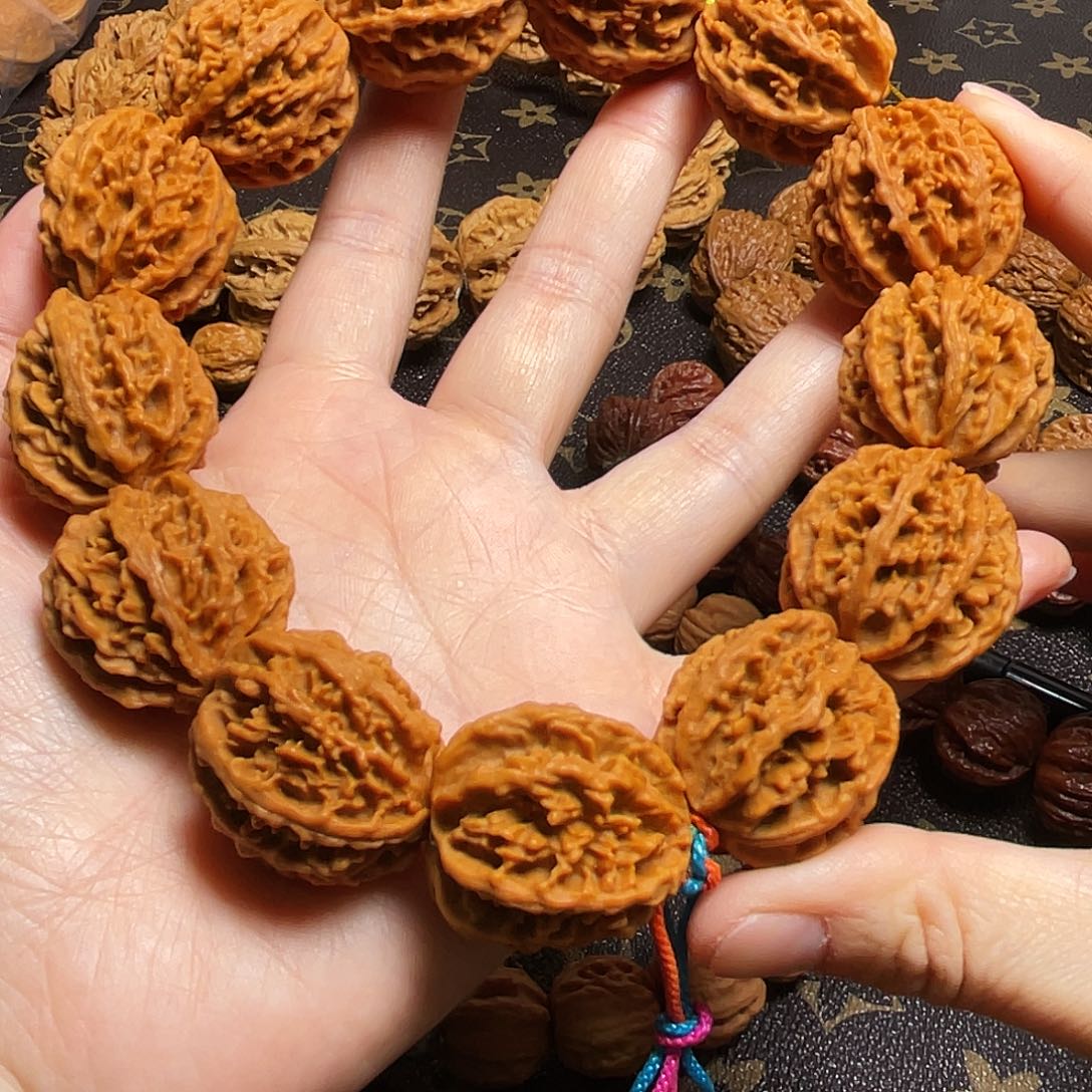 核桃八棱火焰纹手持