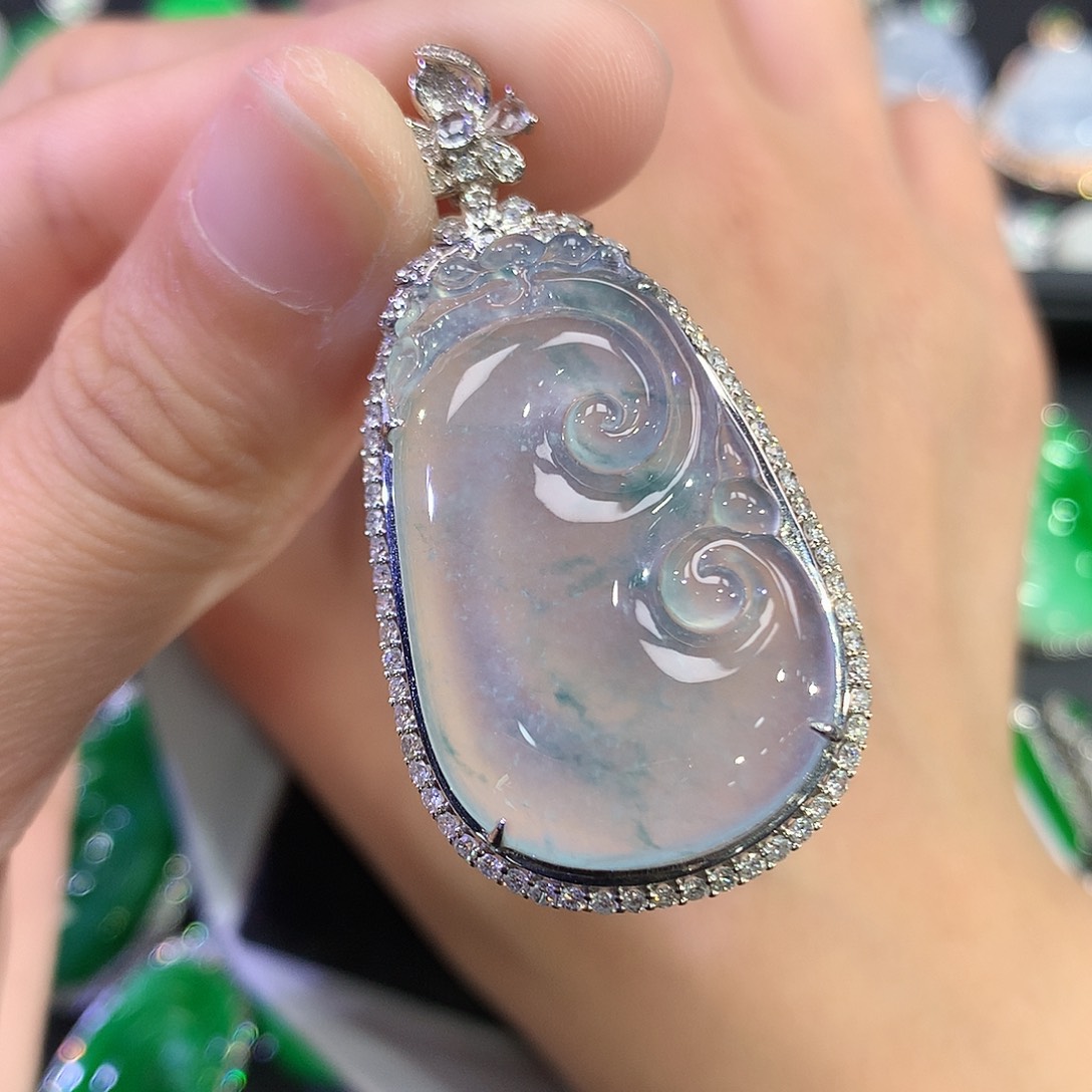 翡翠18K金镶嵌吊坠(赠链)