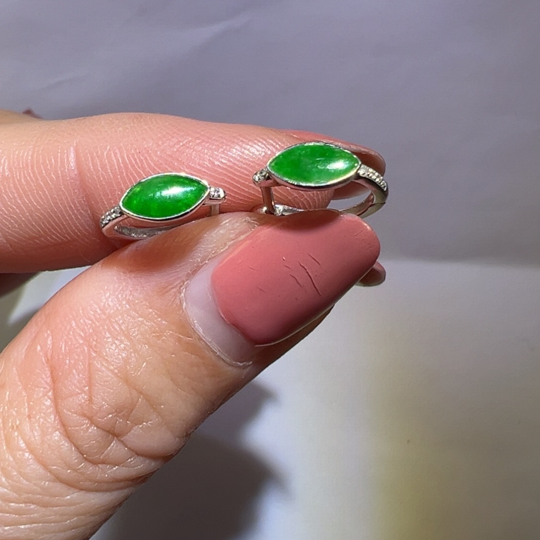 翡翠颈饰18K金镶嵌耳包