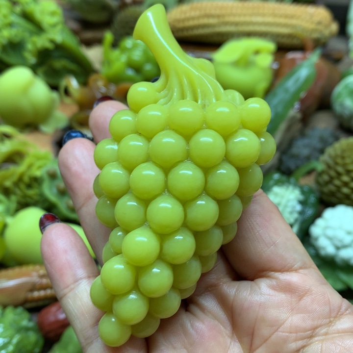 蛇纹石玉手把件未镶嵌