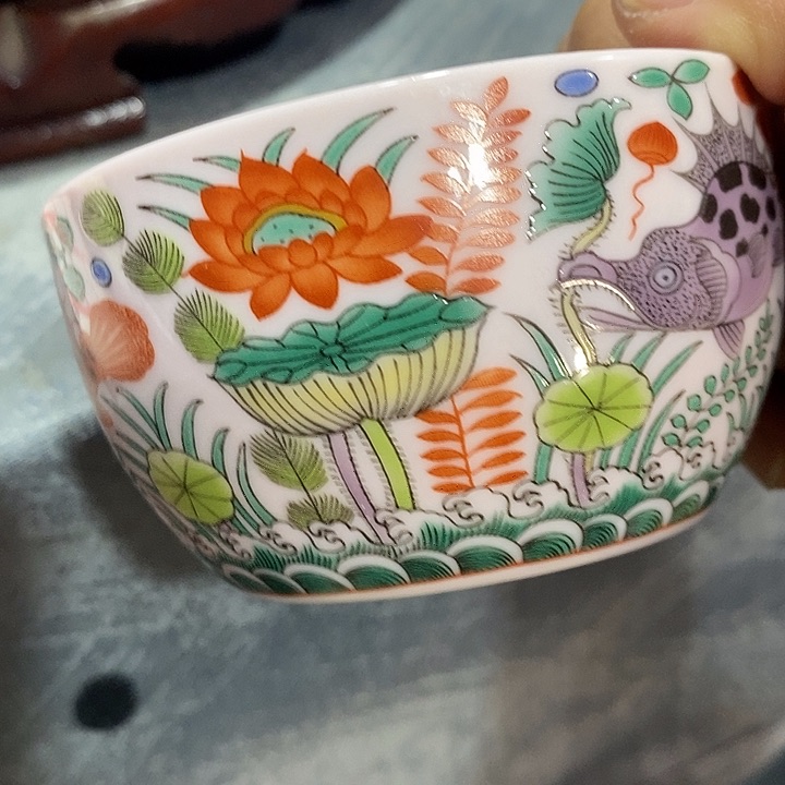 摆件陶红稀土古彩鱼藻纹握竹杯