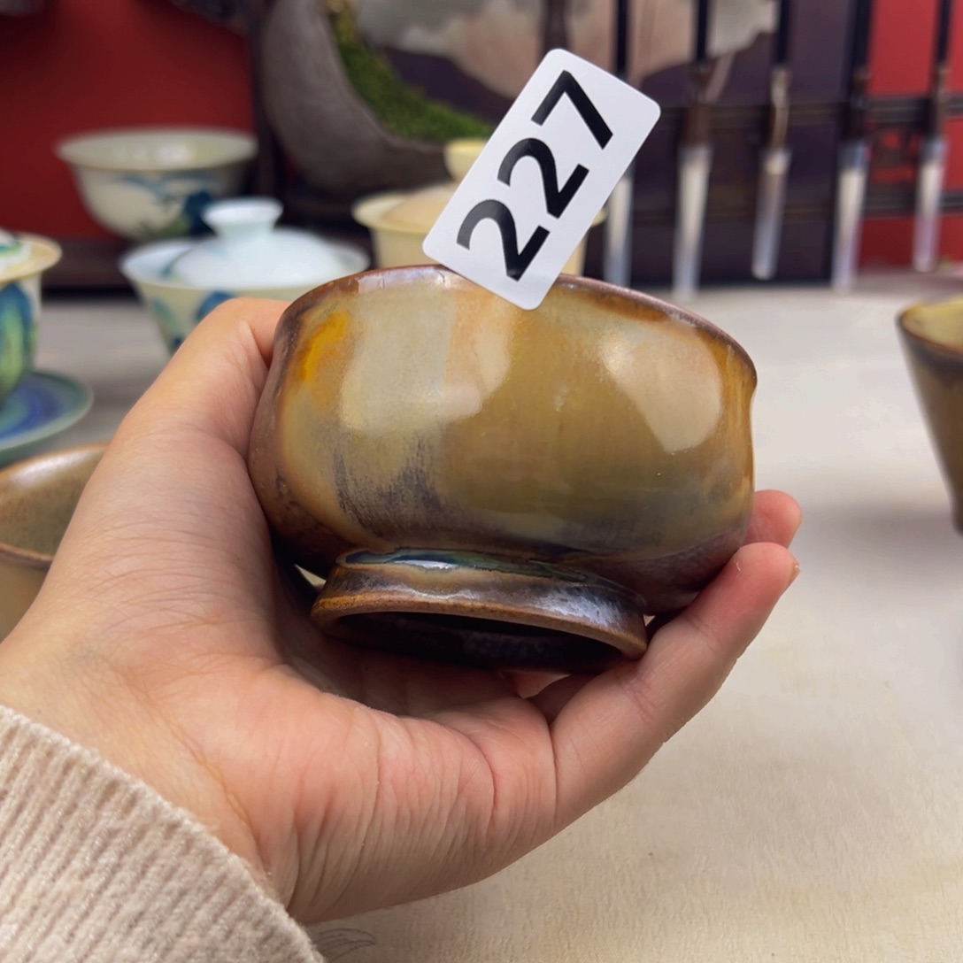 杯子何***为纯手工柴烧主人杯