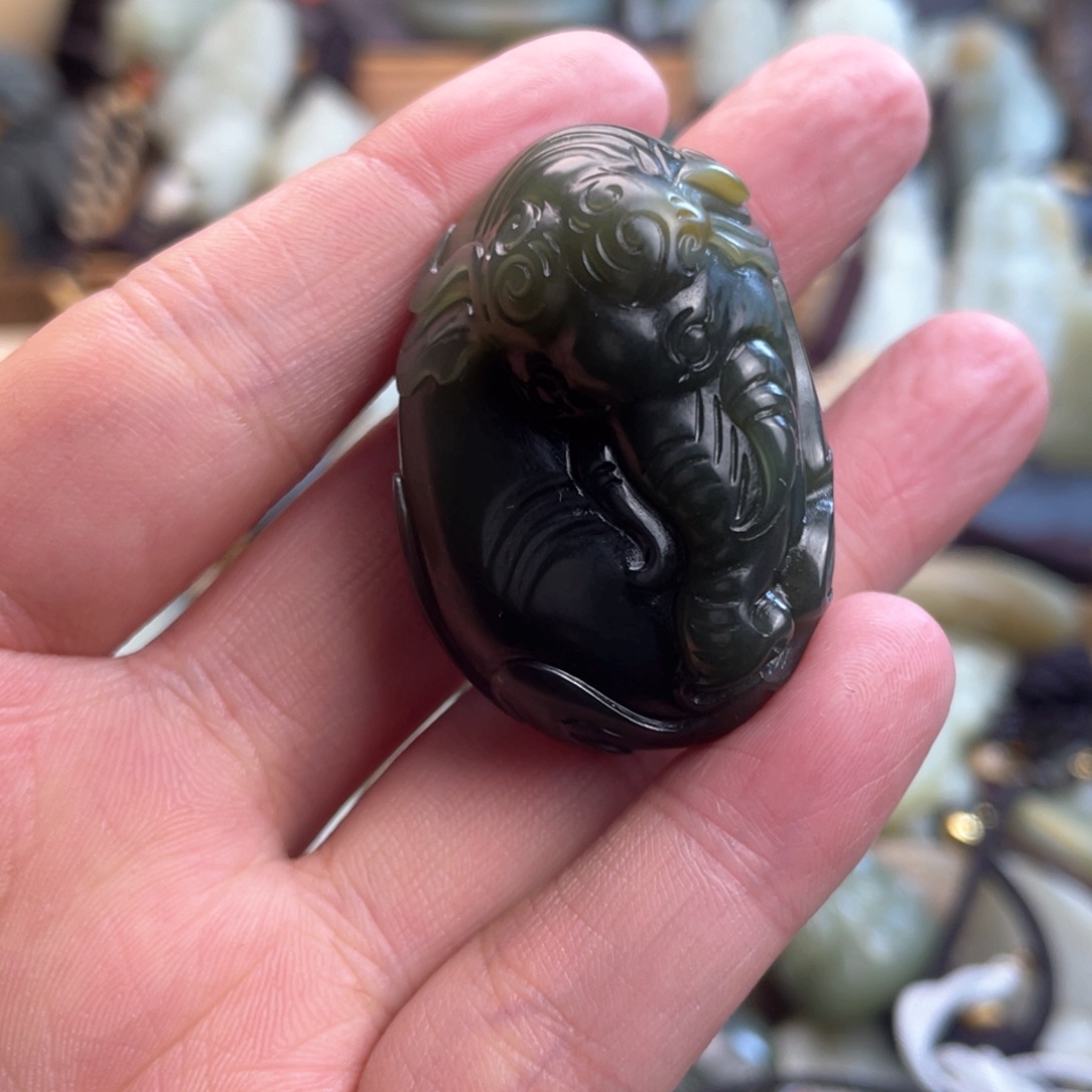 和田玉颈饰未镶嵌D****、