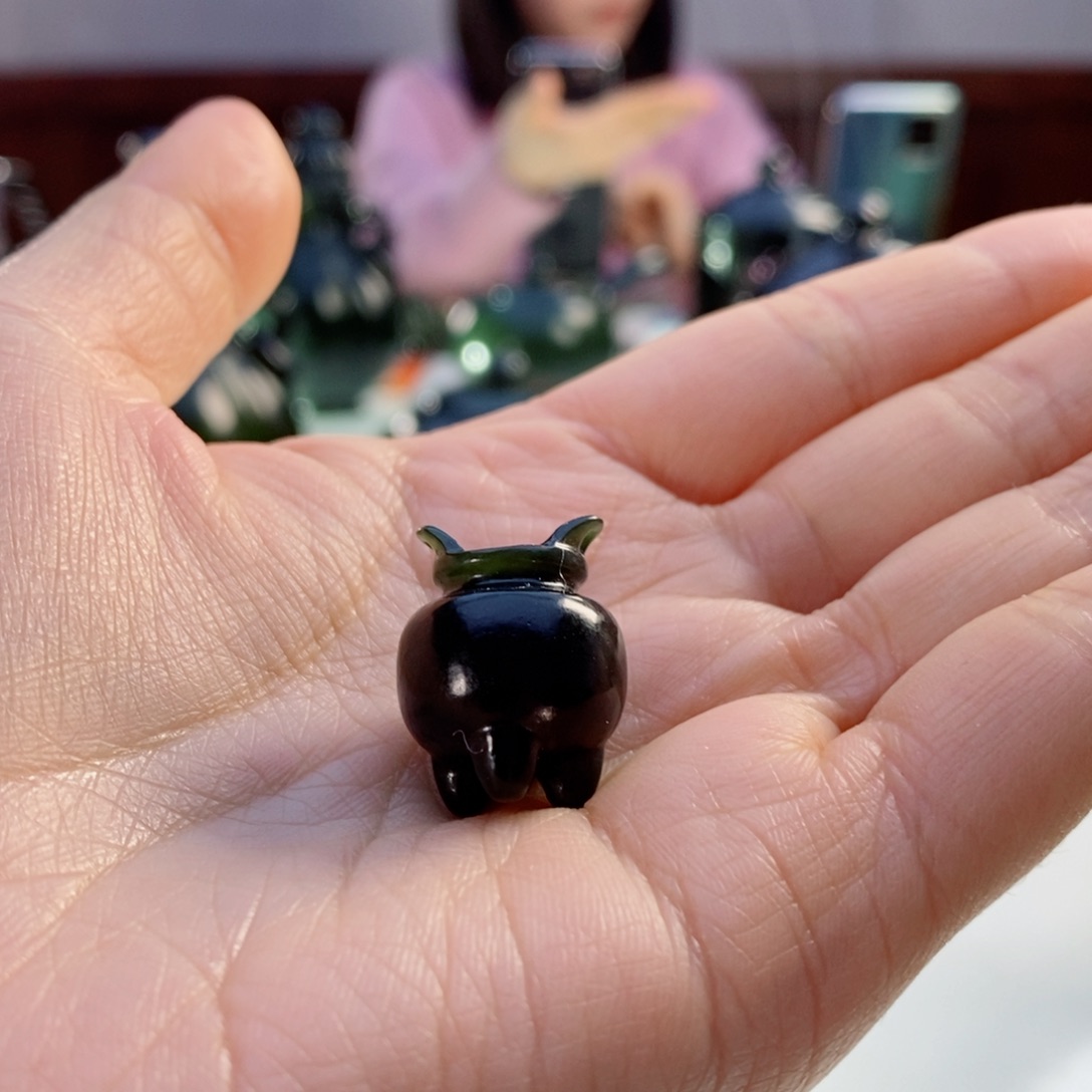 和田玉（青玉）摆件未镶嵌一****亮