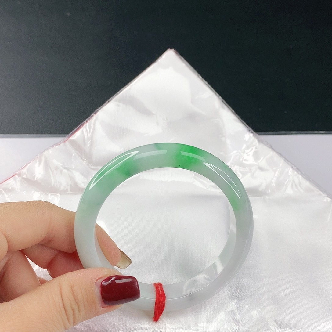 翡翠手镯未镶嵌翡翠037