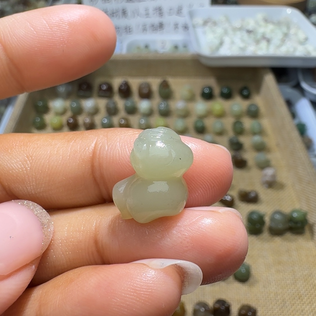 和田玉未镶嵌珠宝奇石