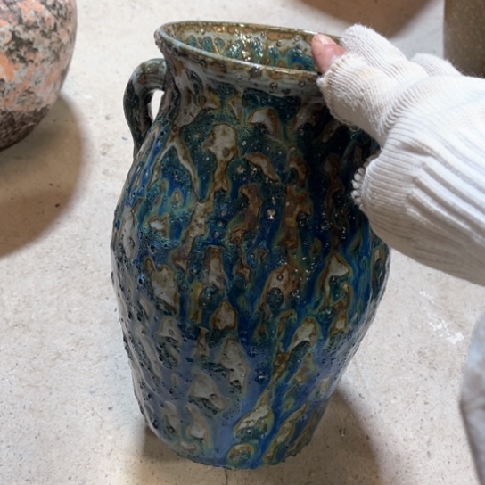 罐默认微瑕，有孔编号16-256