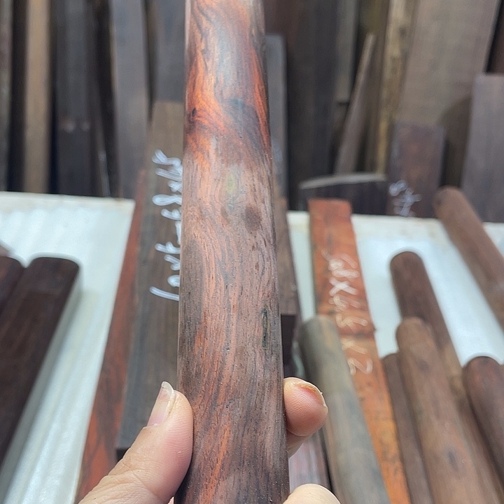 交趾黄檀（大红酸枝）