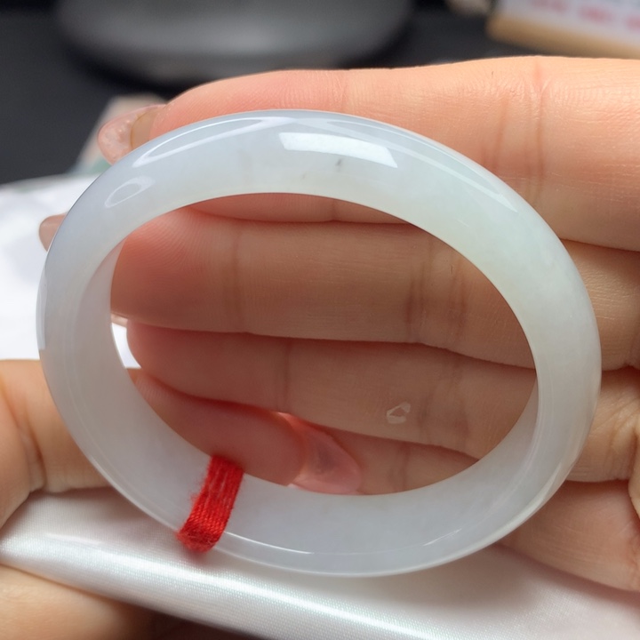 翡翠手镯（贵妃镯）未镶嵌52525353