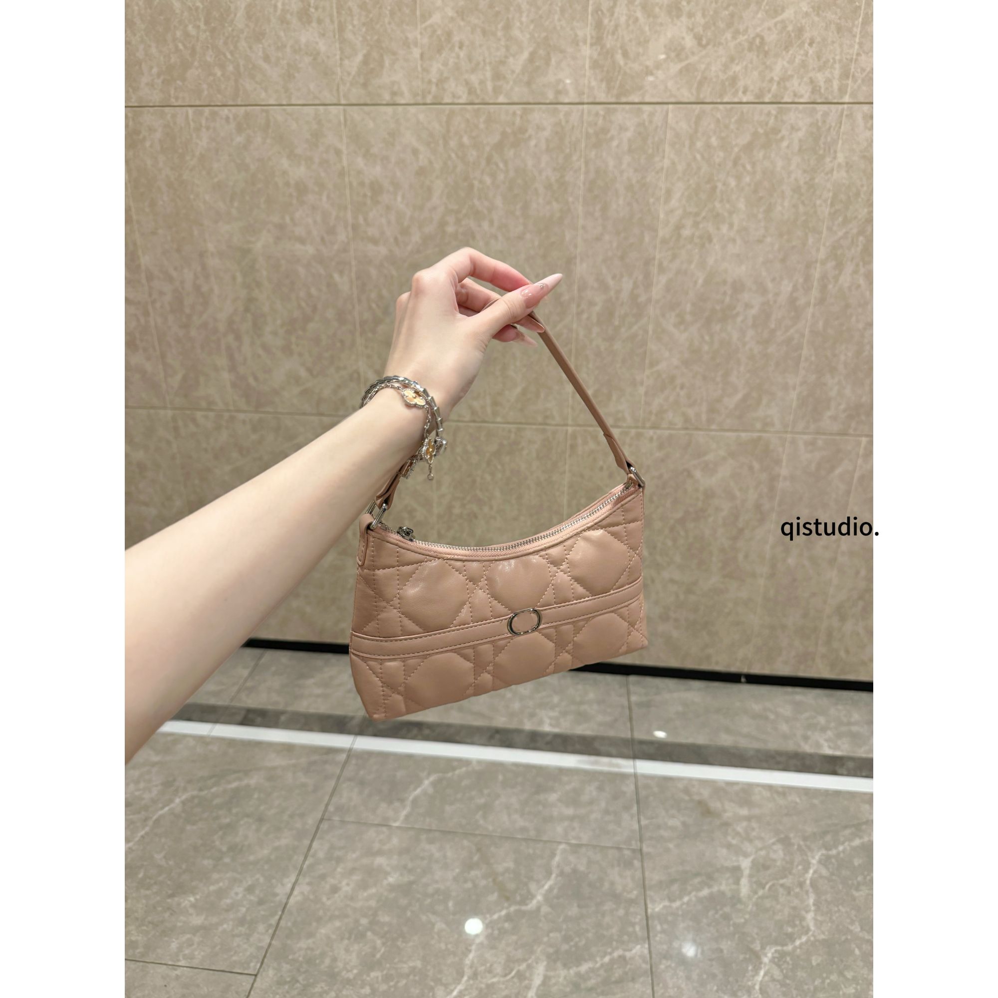 QIQI【菱格腋下包】极简斜挎手机包（无公仔挂件）