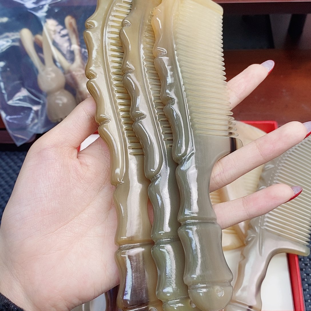 纯手工制作纯牛角梳子