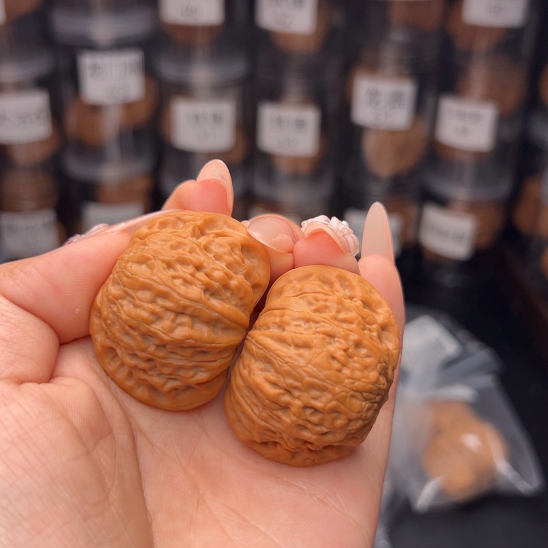 文玩核桃吊坠A**、铁锤