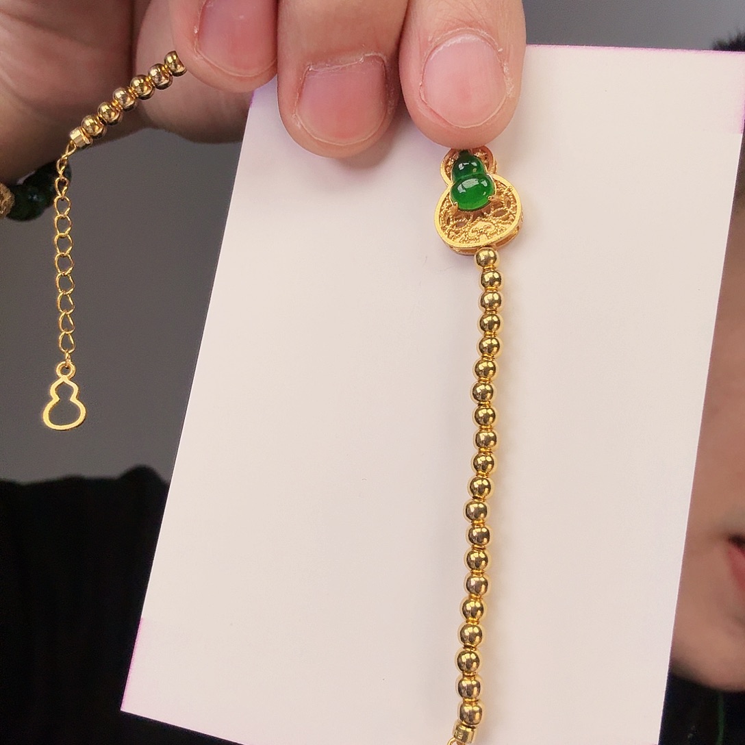 翡翠颈饰未镶嵌一件