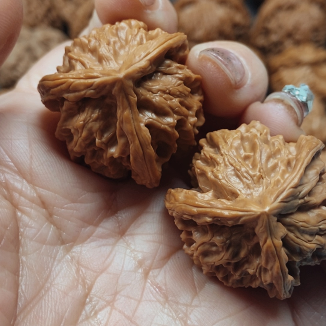 文玩核桃吊坠盘山三