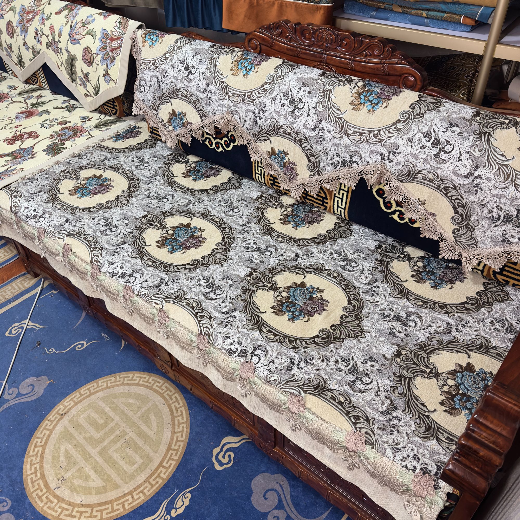 2025新款欧式沙发垫实木可拆洗加厚防滑靠背巾