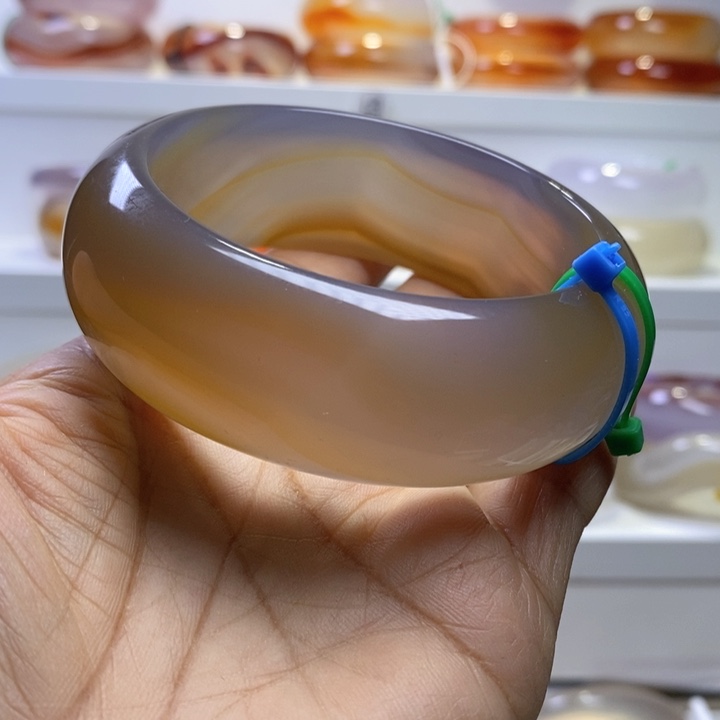 玛瑙/玉髓手镯未镶嵌