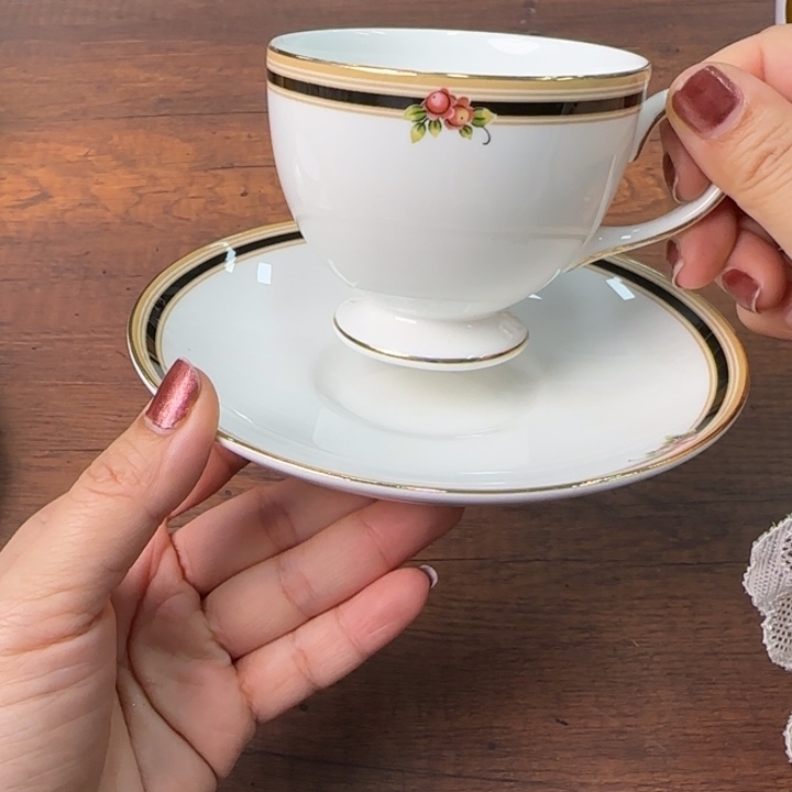 一个陶瓷物件哈哈哈哈