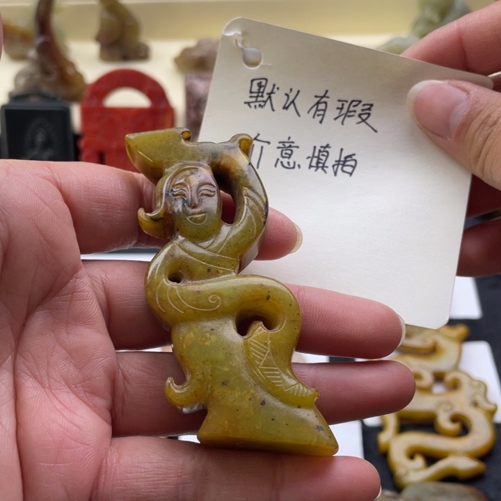 蛇纹石玉颈饰未镶嵌10