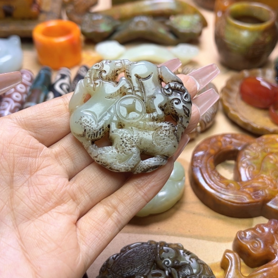 【闪购商品】蛇纹石玉颈饰未镶嵌