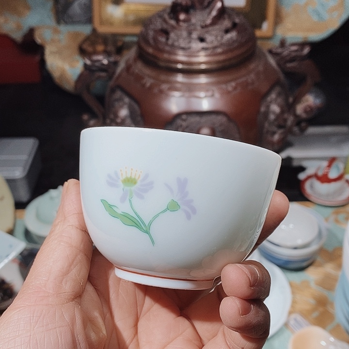 瓷片新年快乐。万事如意