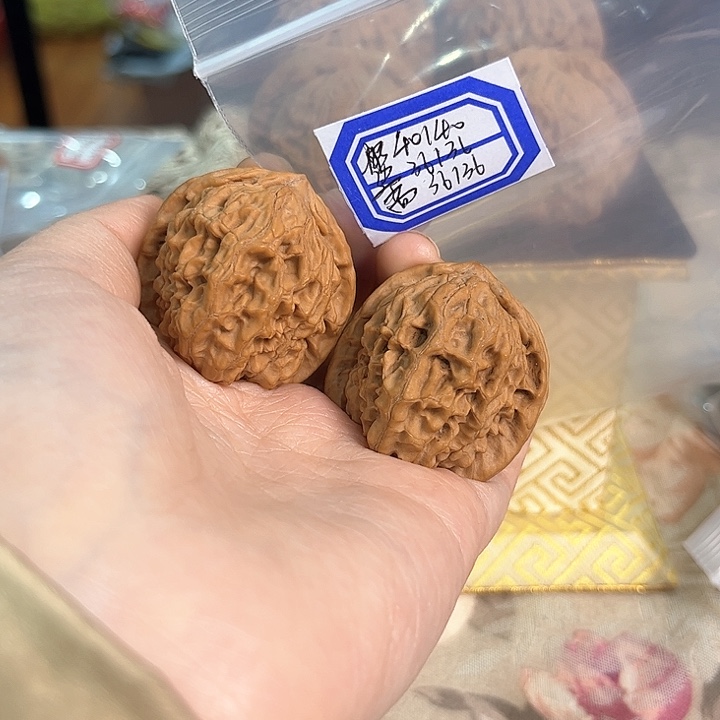 文玩核桃把件非嫁接元宝