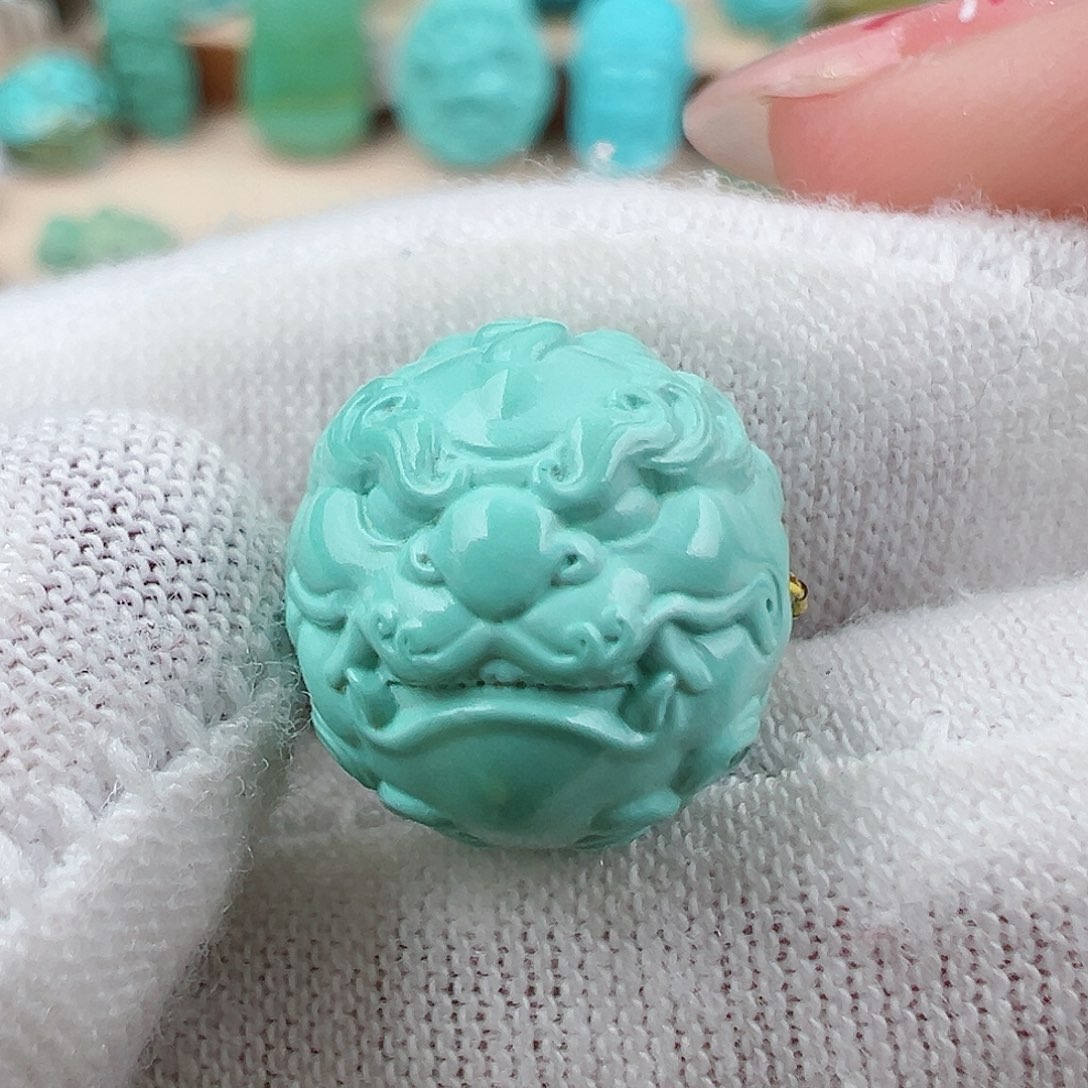 绿松石配饰未镶嵌