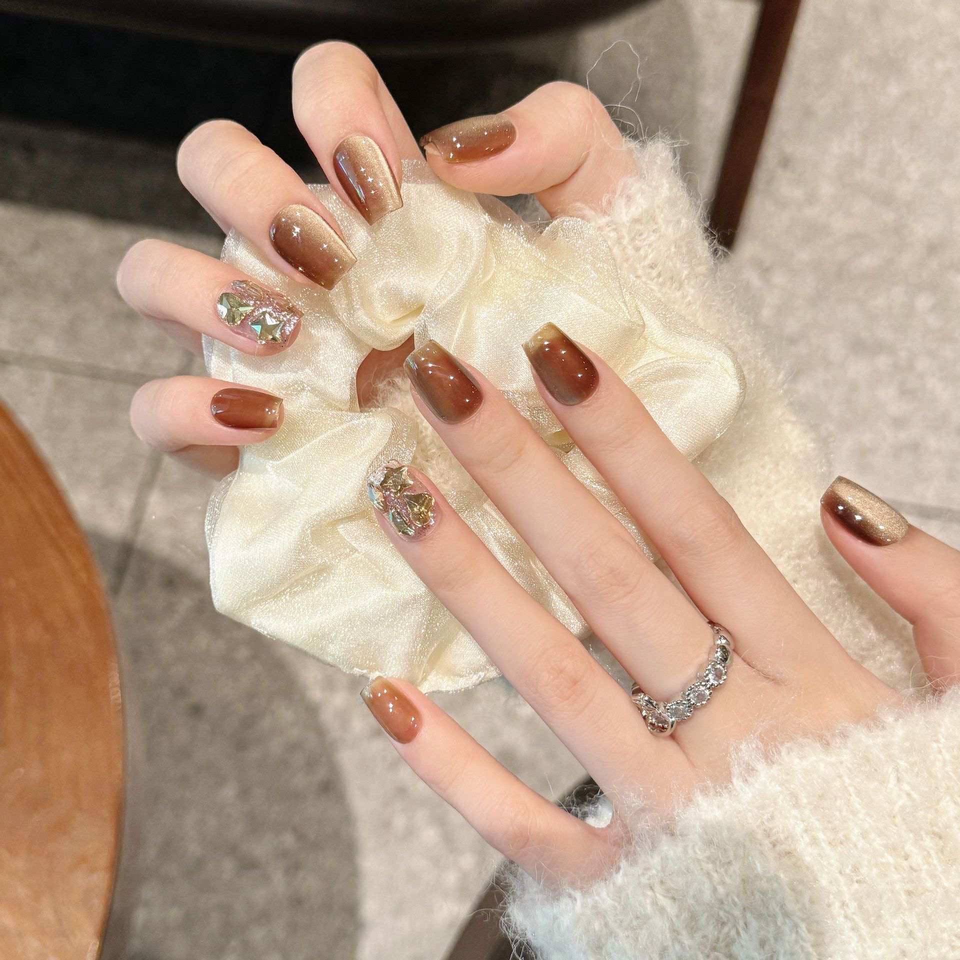 【卡布奇诺】秋冬美拉德香槟钻爆闪 纯手工中短款穿戴甲棕色显白