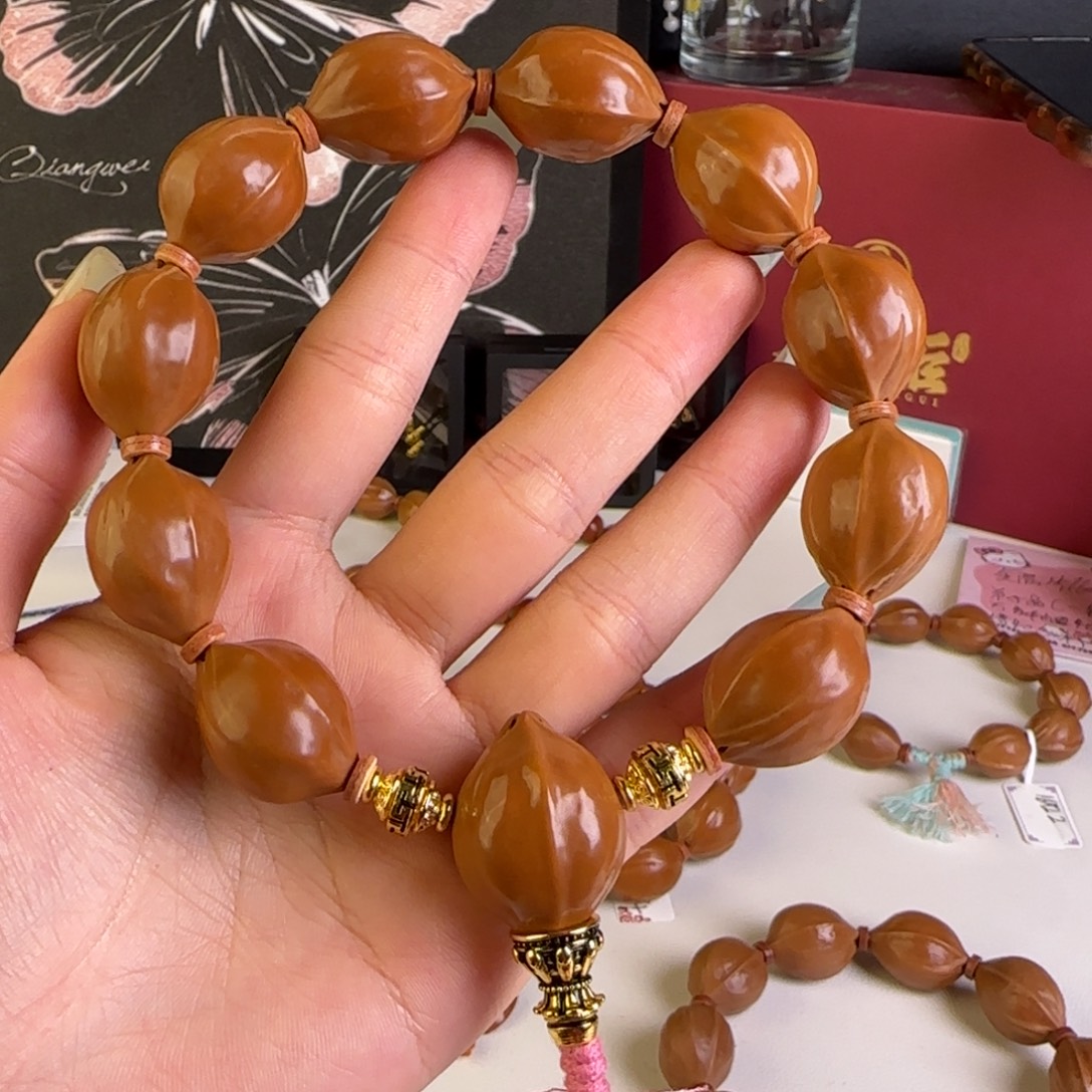 吊坠橄榄核2025最后一天福利串1825