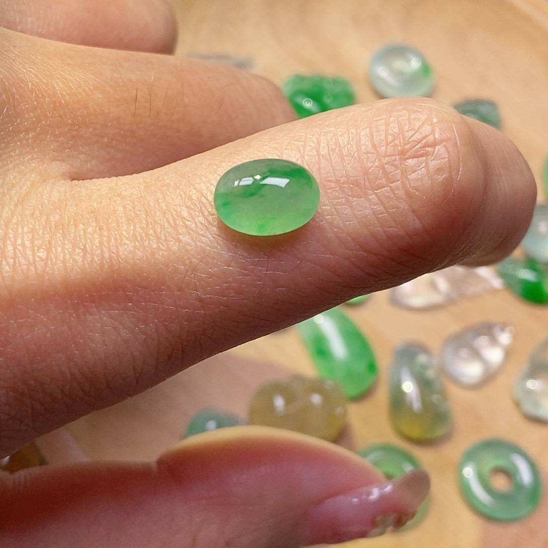 翡翠颈饰未镶嵌翡翠