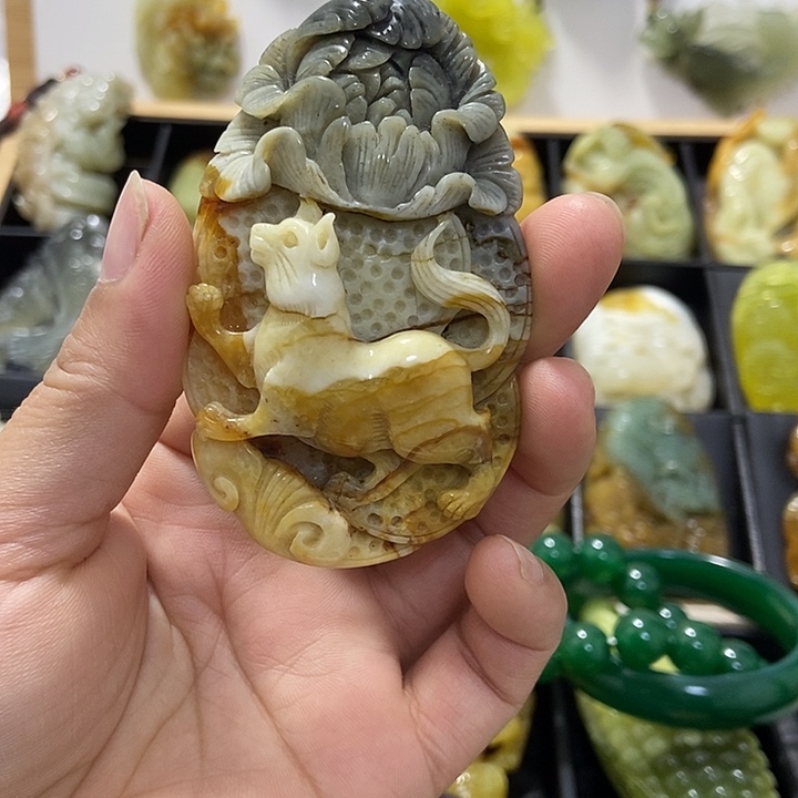 蛇纹石玉未镶嵌挂件