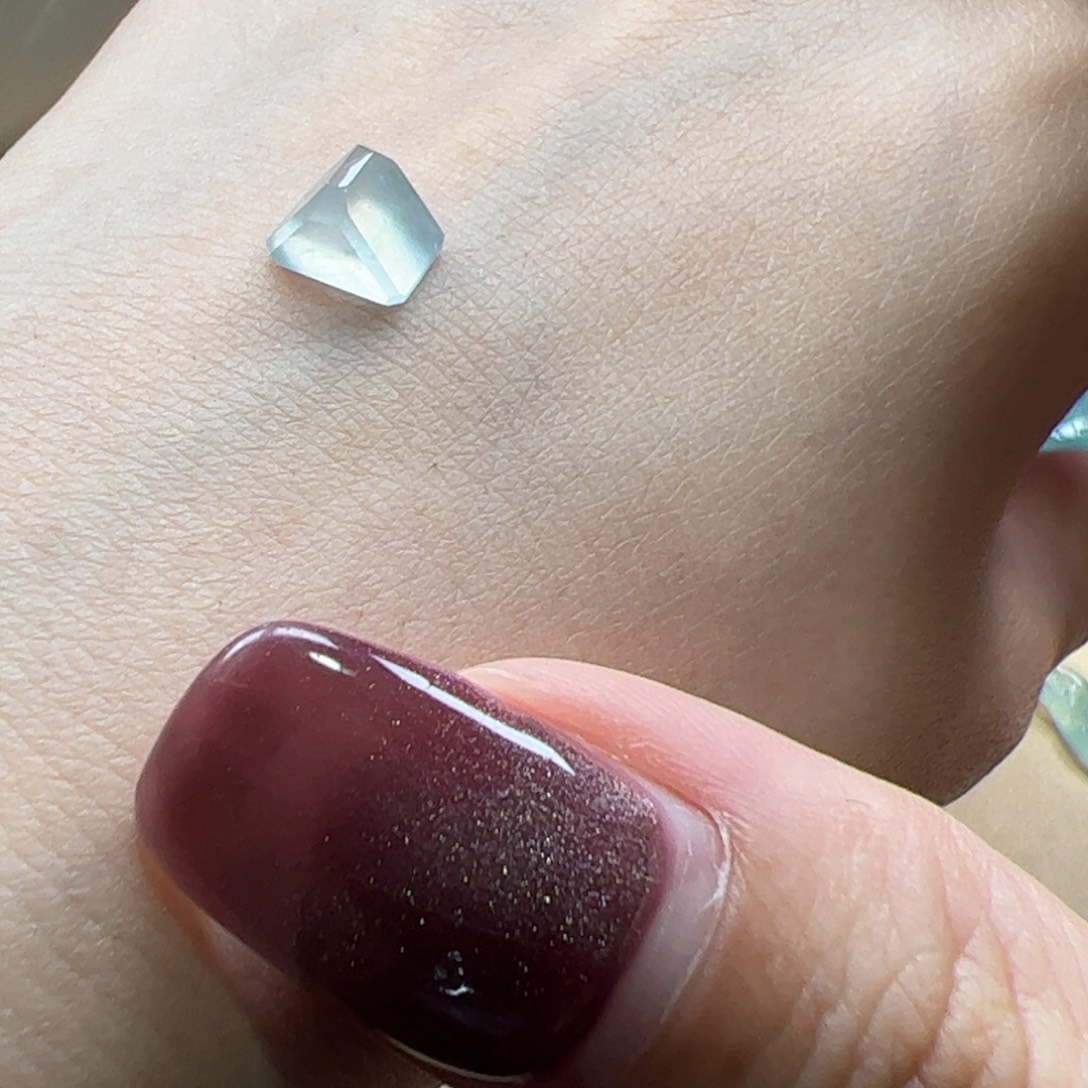 翡翠未镶嵌颈饰随形戒面