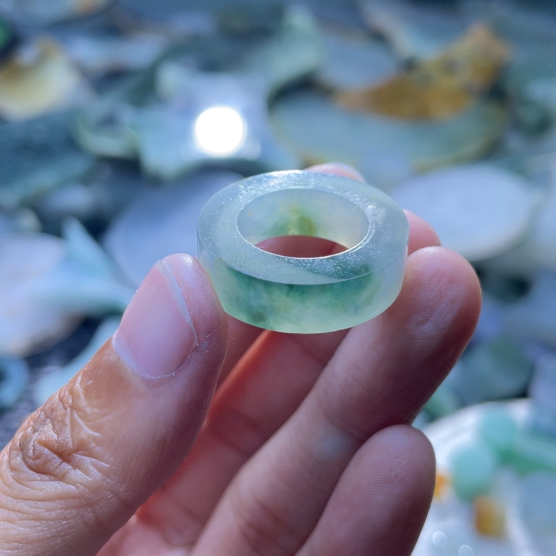 未镶嵌定制翡翠焦翡翠定制