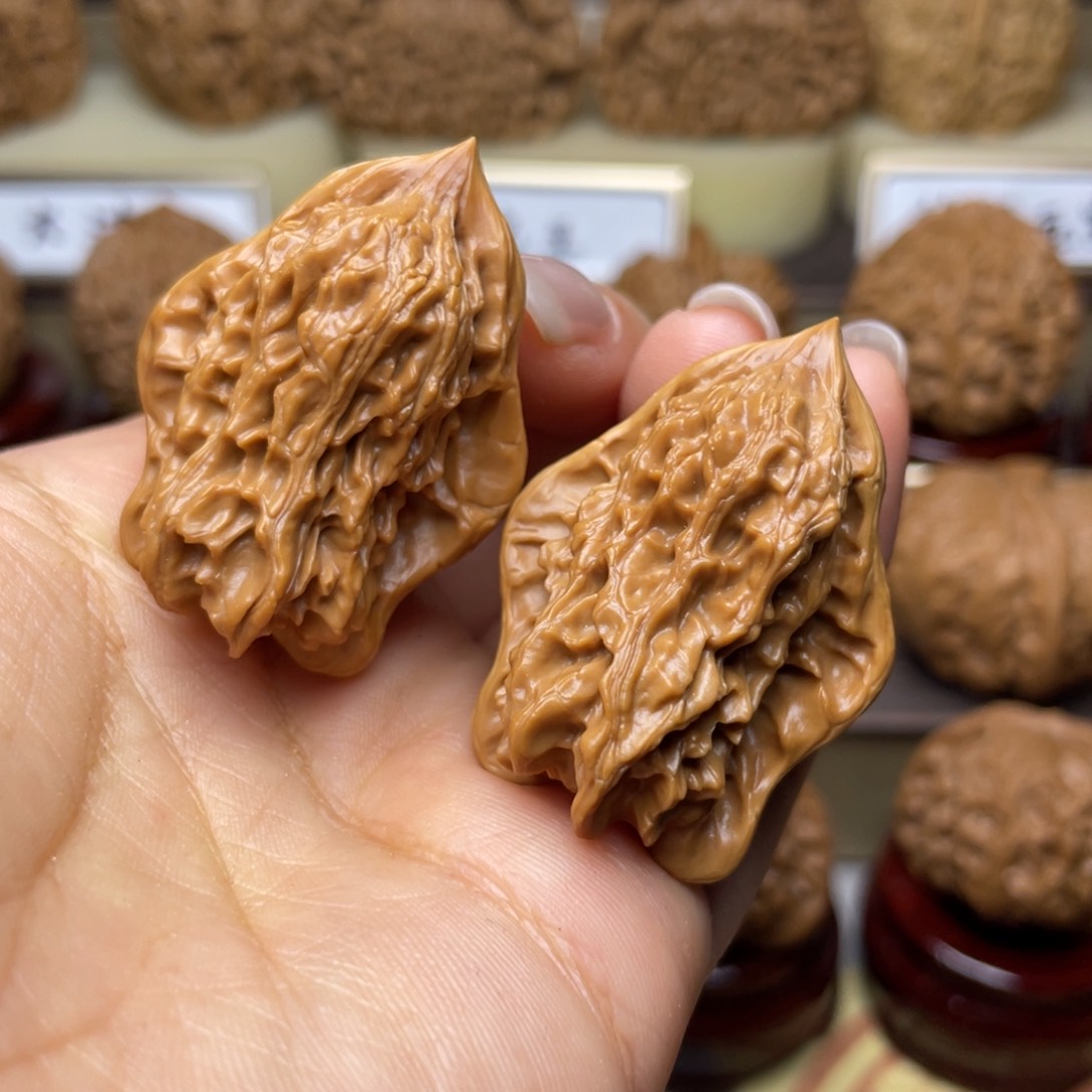 文玩核桃把件鸳鸯40左右