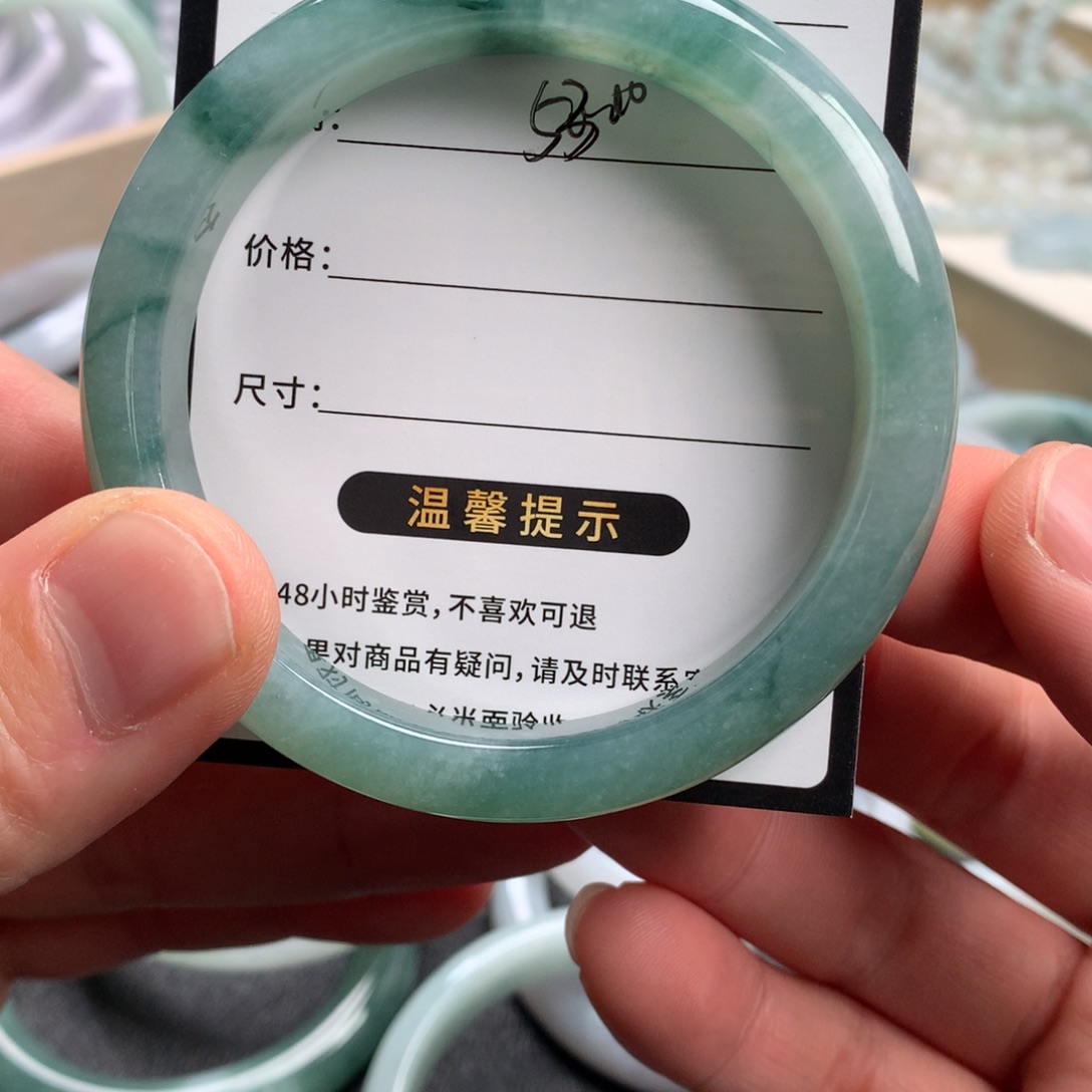 超***范翡翠未镶嵌手镯成品