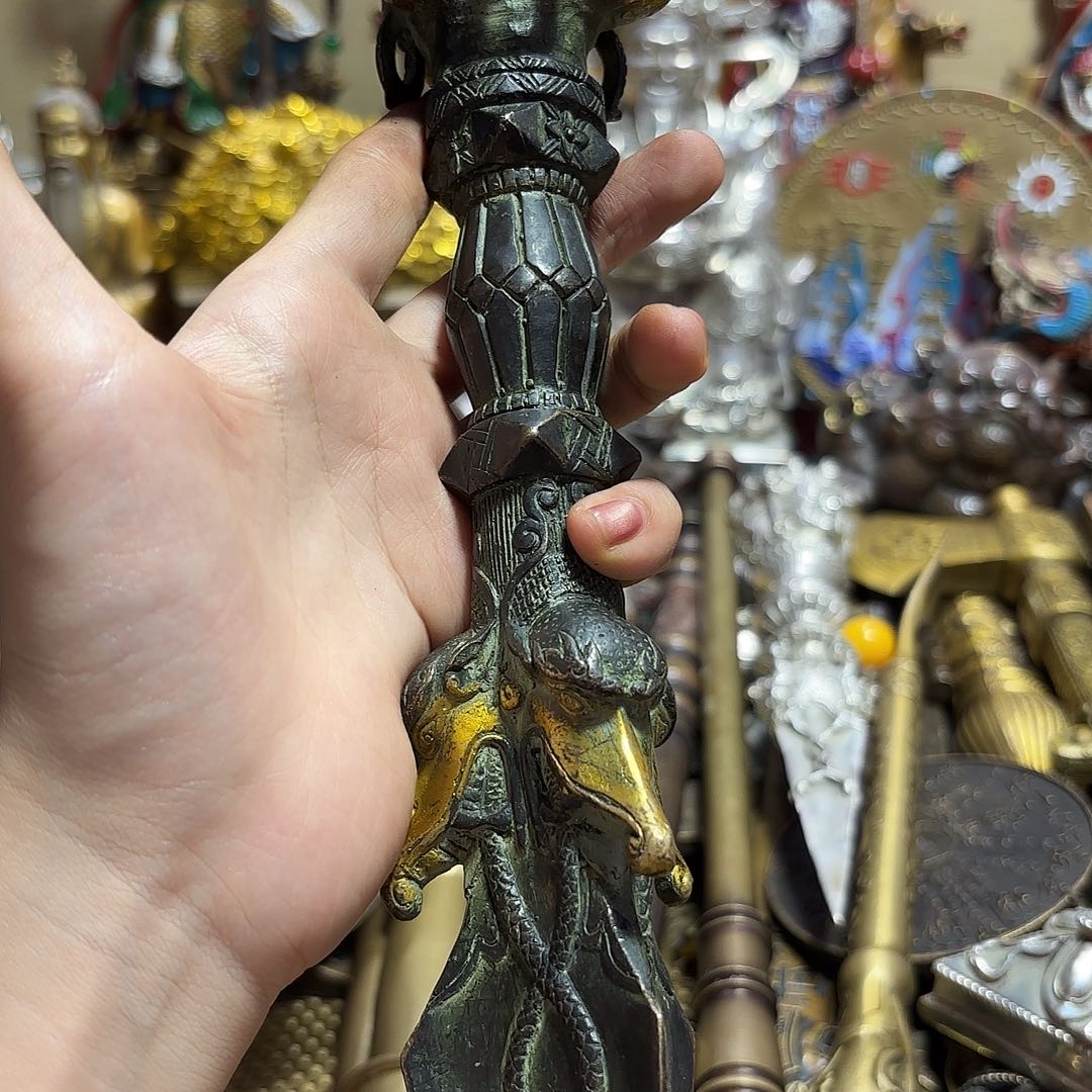 苗苗推荐精神铜器