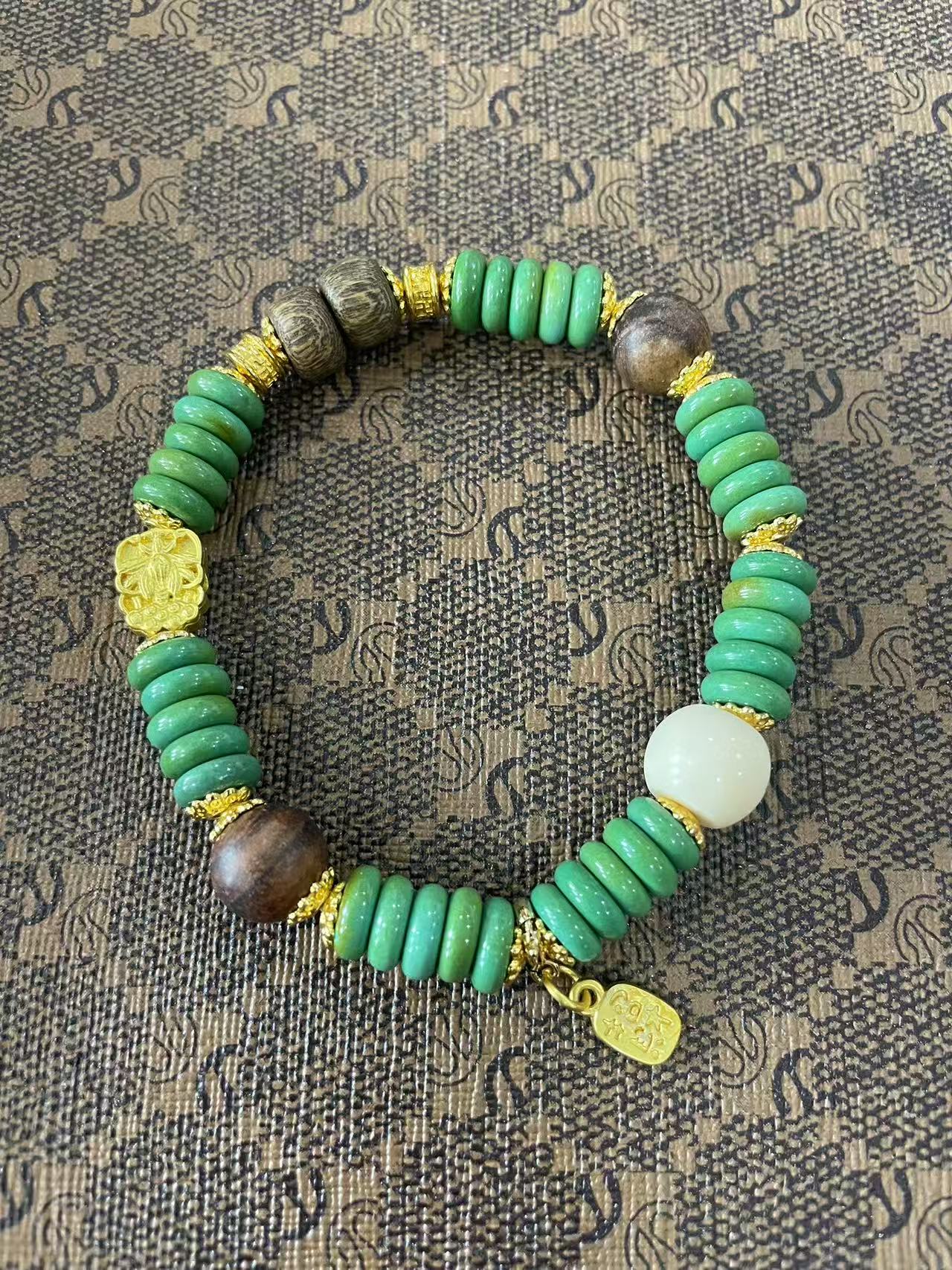 【晶维娅】时尚百搭款经典手链B57