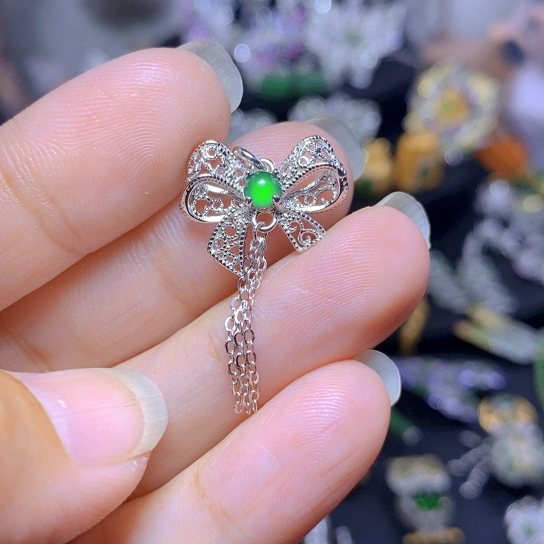 翡翠银S925镶嵌耳饰天然翡翠