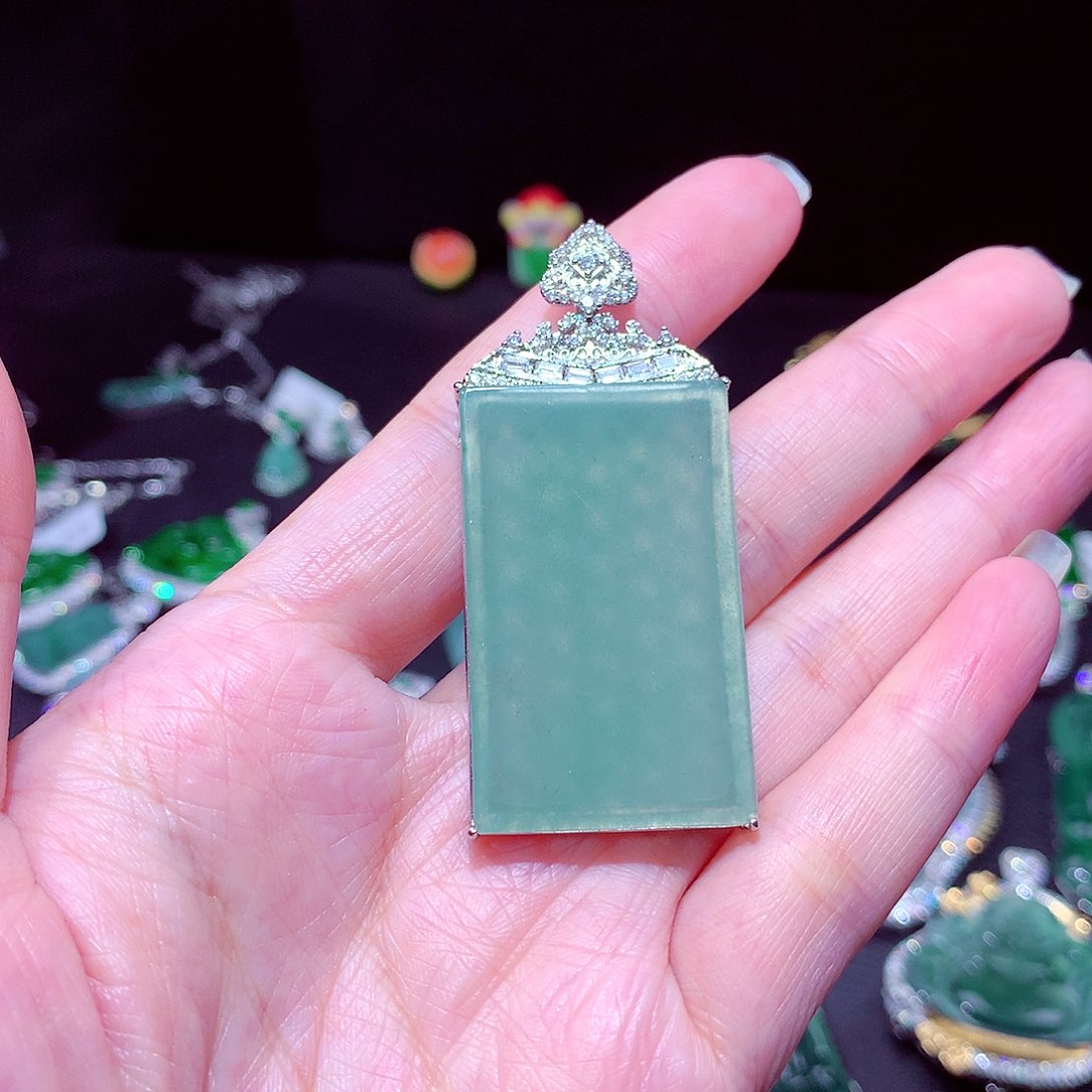 翡翠吊坠(不含链)未镶嵌