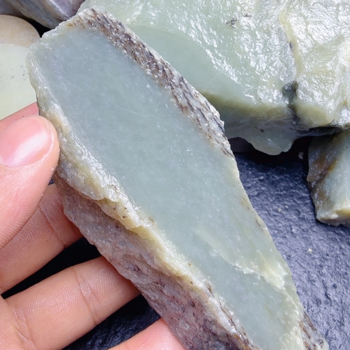 和田玉（糖玉）未镶嵌珠宝奇石