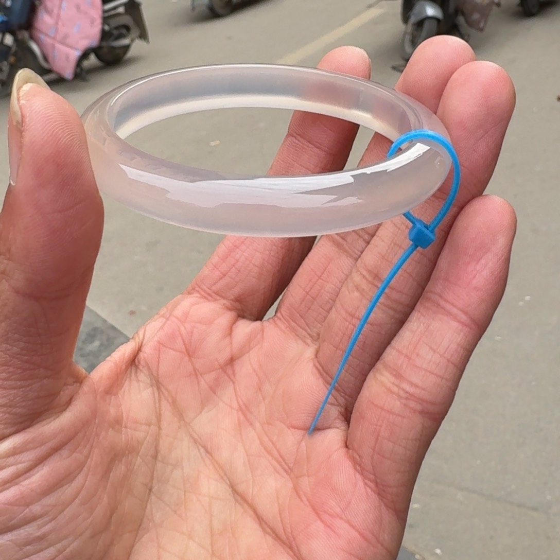 玛瑙/玉髓手镯未镶嵌不****?15