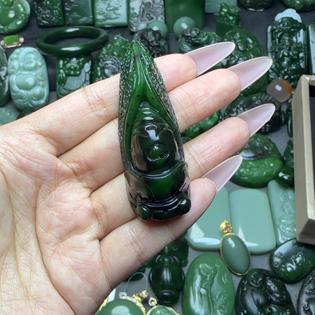 和田玉颈饰未镶嵌格**达